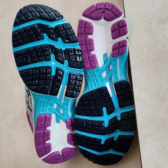 ASICS White and Purple Athletic Shoes Lightweight Mesh Design - Picture 4 of 4